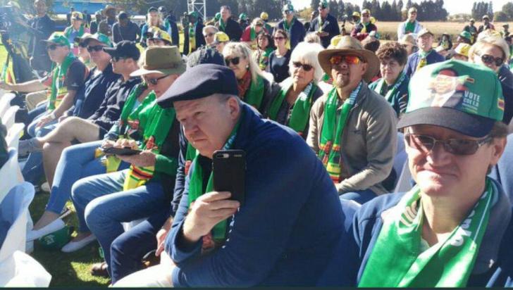 'White Zimbabweans are returning'