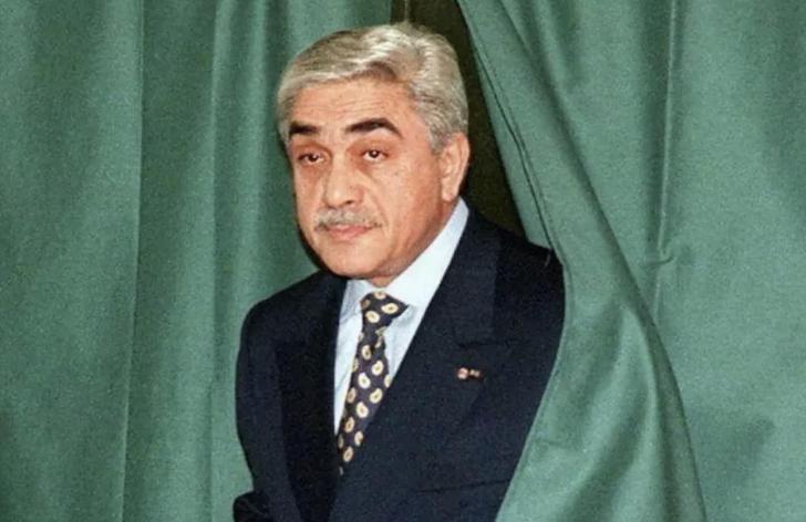 Former Algeria President Zeroual dies