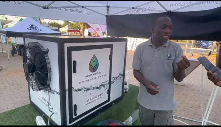 Zimbabwean innovator turns air into drinking water