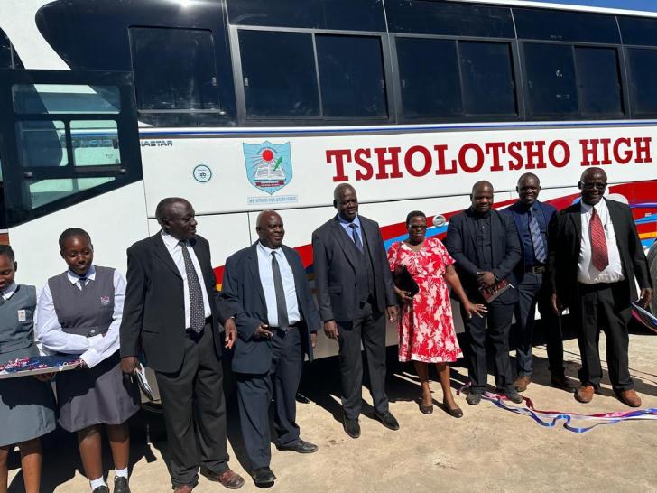 Tsholotsho School Unveils New Bus Bulawayo24 News Tsholotsho School Unveils New Bus Bulawayo24 News